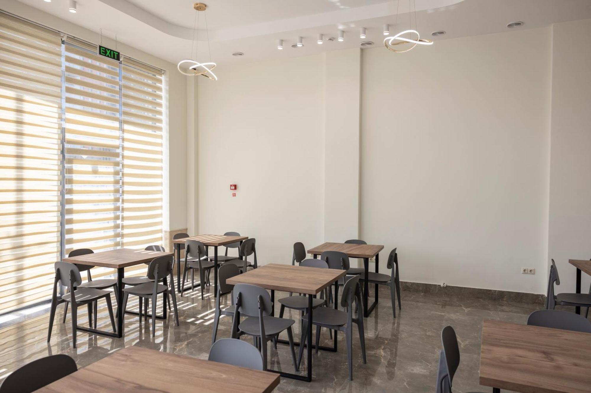 Gardenville Μπατούμι Εξωτερικό φωτογραφία