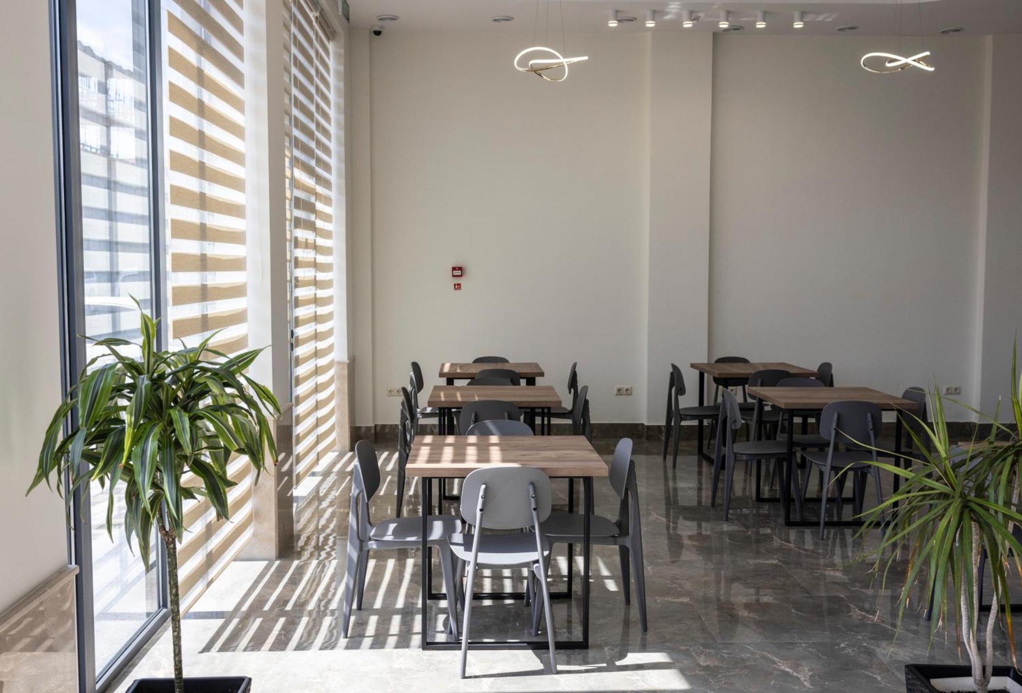 Gardenville Μπατούμι Εξωτερικό φωτογραφία